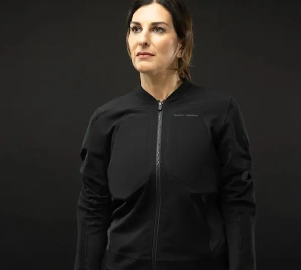 Jaqueta feminina de camada base blindada com sistema de camadas flexíveis5